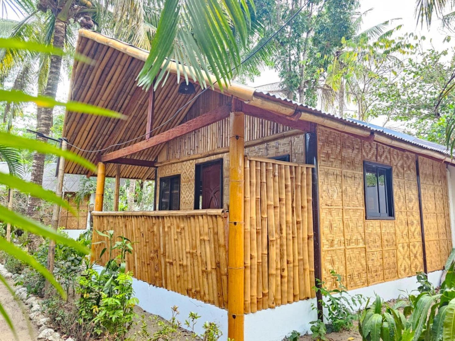 Big Bamboo Beach Resort Sipalay Buitenkant foto