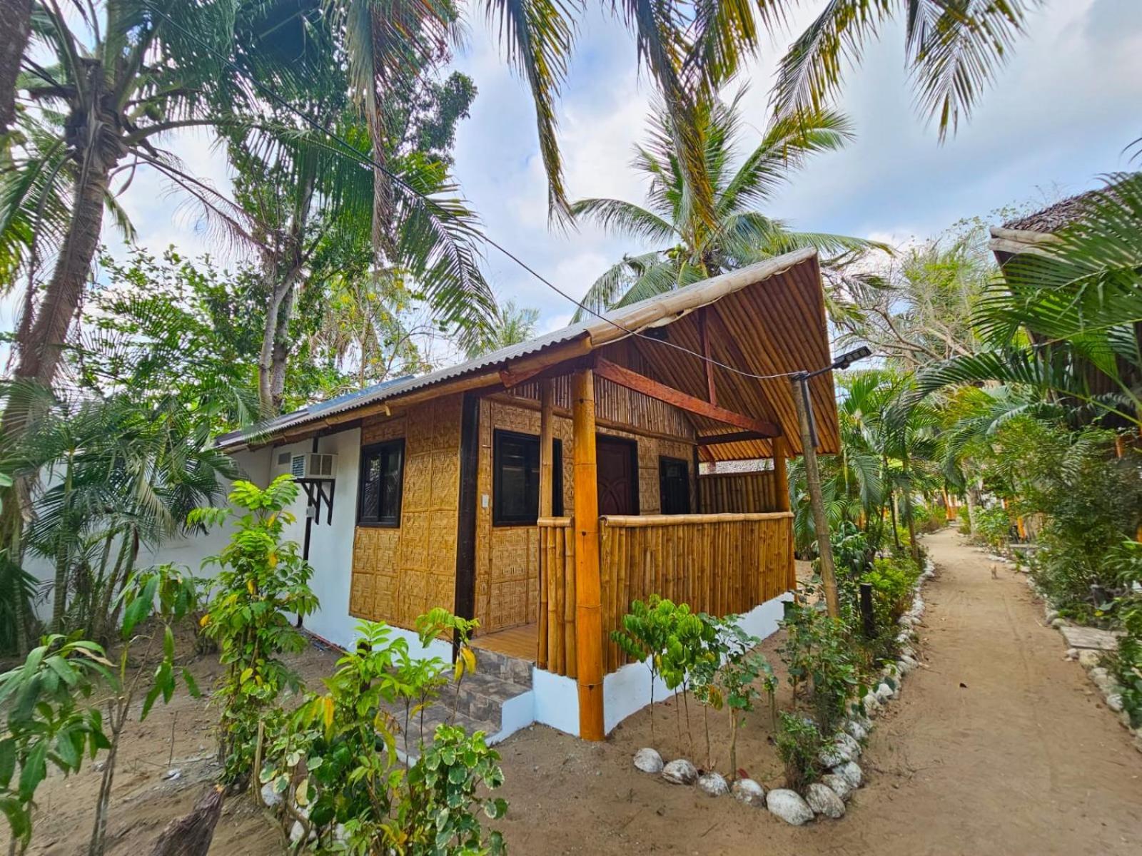 Big Bamboo Beach Resort Sipalay Buitenkant foto