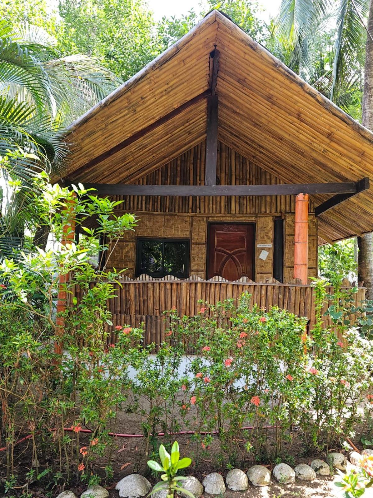 Big Bamboo Beach Resort Sipalay Buitenkant foto