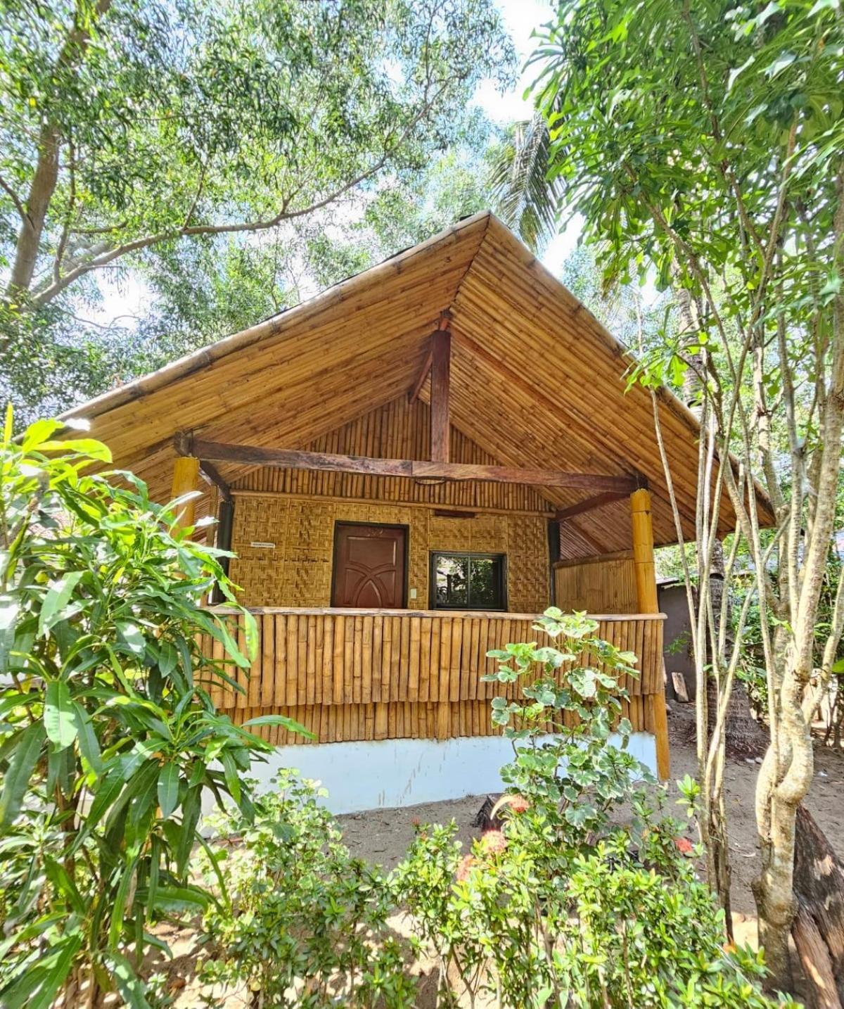 Big Bamboo Beach Resort Sipalay Buitenkant foto
