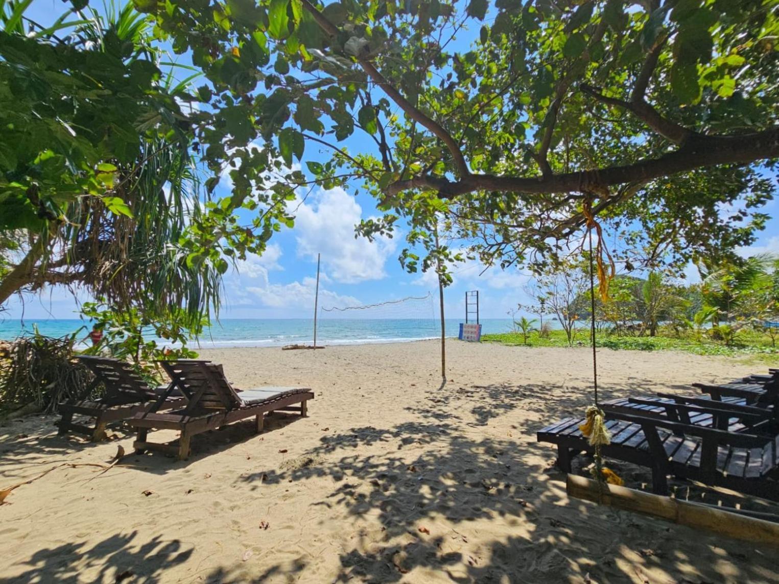 Big Bamboo Beach Resort Sipalay Buitenkant foto