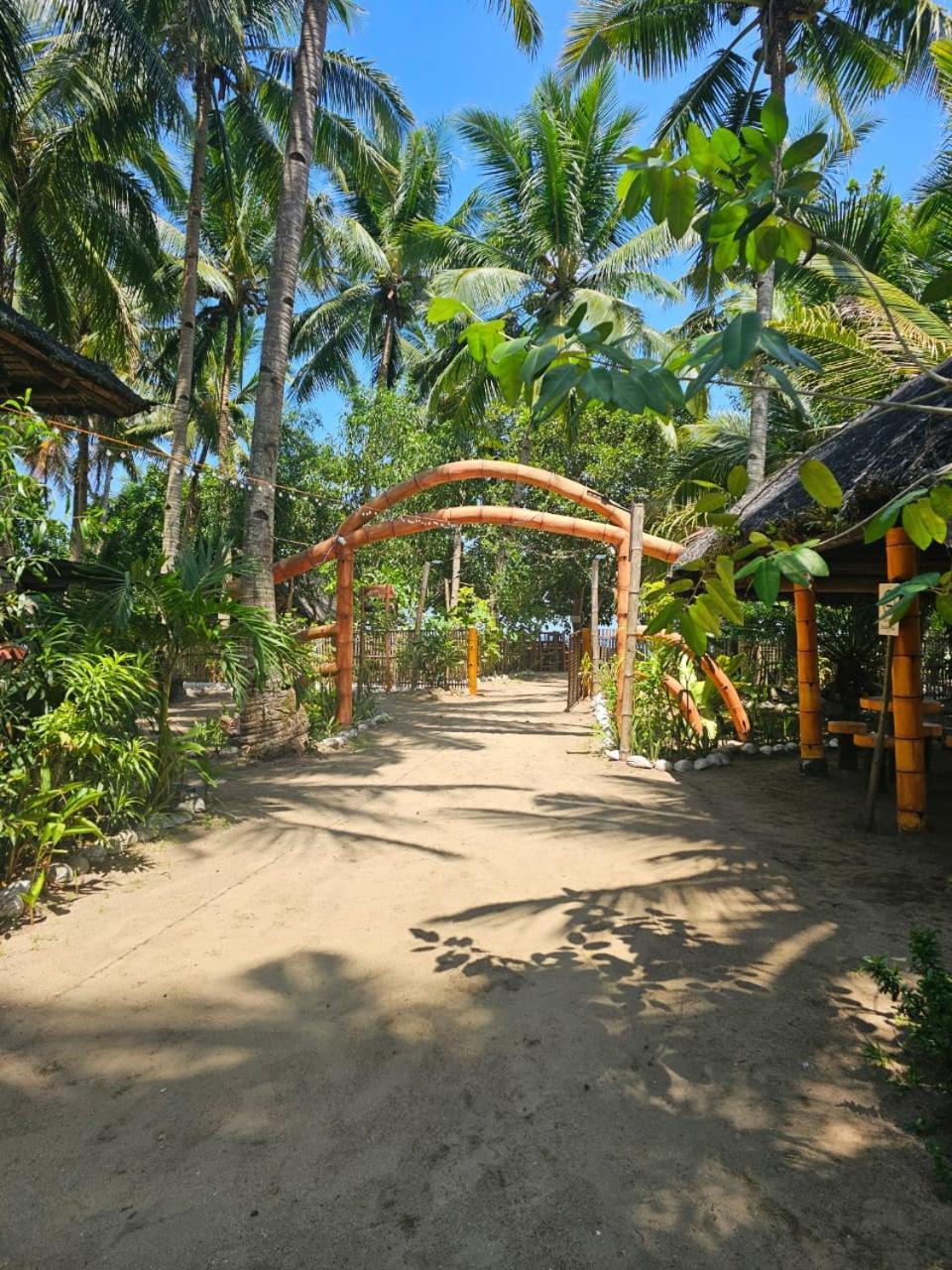 Big Bamboo Beach Resort Sipalay Buitenkant foto