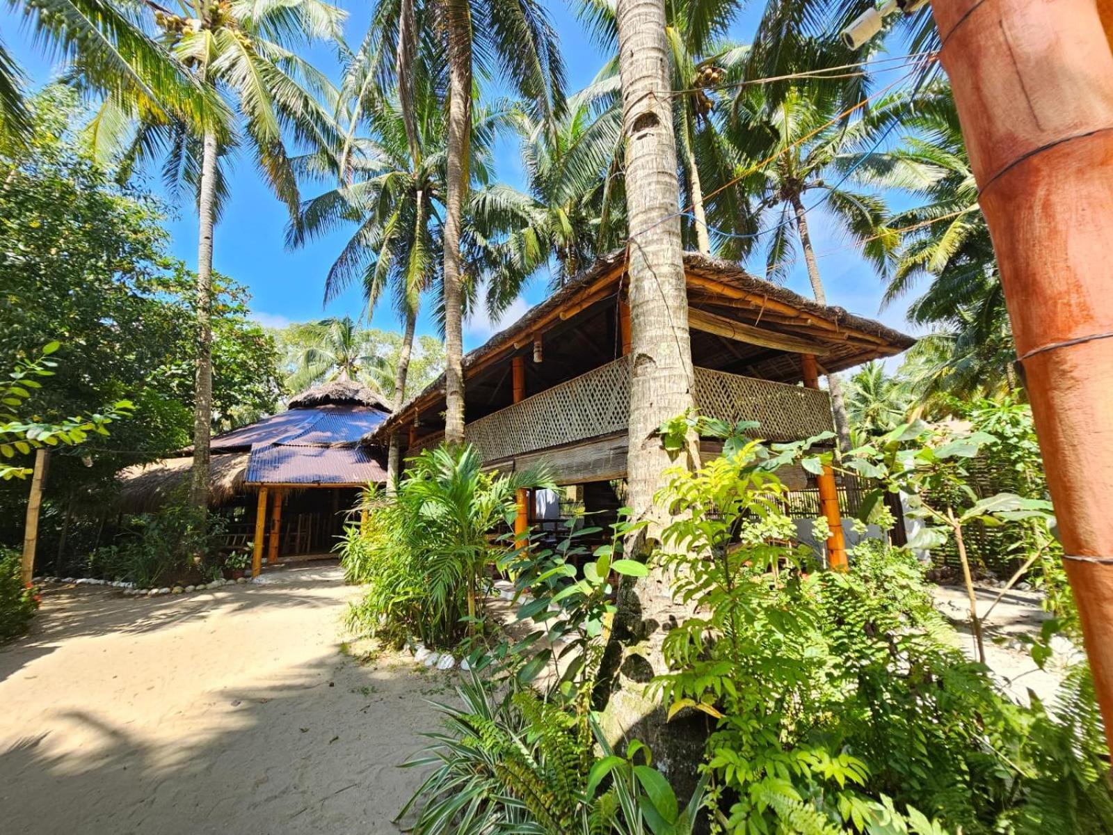 Big Bamboo Beach Resort Sipalay Buitenkant foto